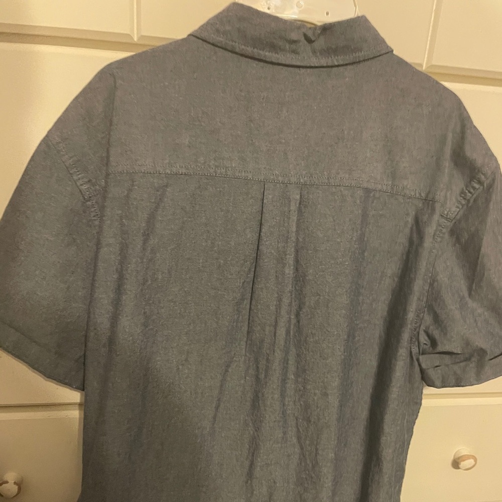 Medium button down - Picture 2 of 2